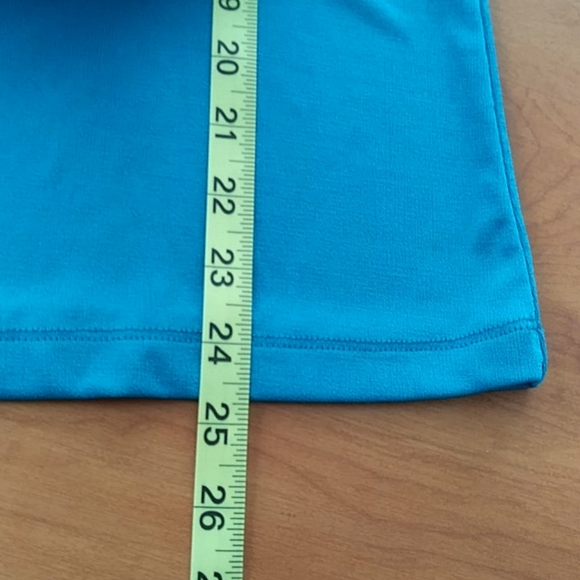 Eye Catching Green Tank Top w/ Tan Floral Accents - Picture 8 of 9